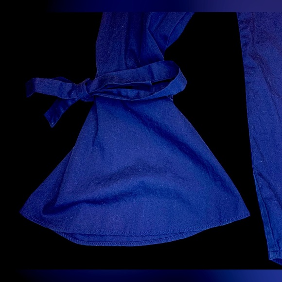 LORD & TAYLOR Women’s Navy Bell Sleeve Blouse- Large - Picture 7 of 8